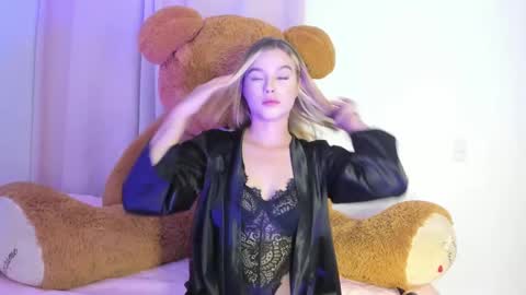 Snapshot of suzan__cooper2 chatting on 02/06/25, 02:33 suzan__cooper2 online show from 02/06/25, 02:33