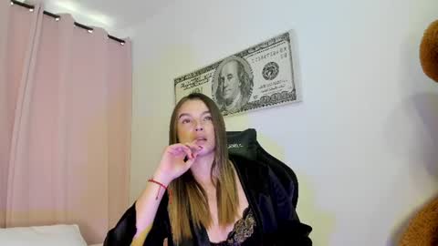 Snapshot of suzan__cooper2 chatting on 06/25/26, 05:06 suzan__cooper2 online show from 06/25/26, 05:06