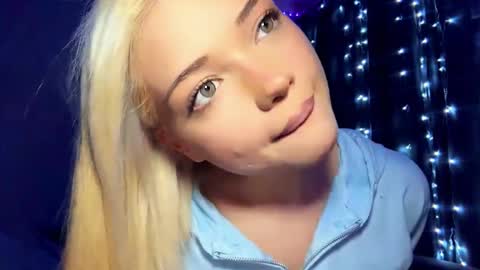 Snapshot of suzannabarmes chatting on 03/26/26, 10:37 Stacy online show from 03/26/26, 10:37
