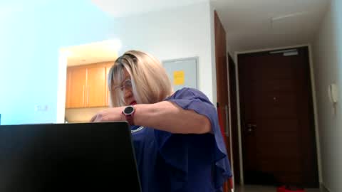 Snapshot of suzannebanci chatting on 06/26/26, 06:07 My name is Sissy or more fully Suzanna Aprilia Maria Mariquita Catarina Chinita Banci. Soy una puta - que chimba ladybug online show from 06/26/26, 06:07