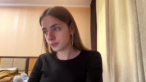 Emila online show from 06/08/26, 11:21