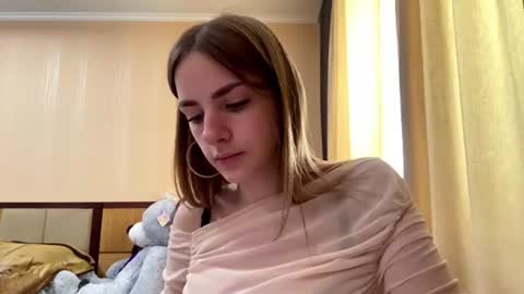 Emila online show from 06/13/26, 11:30