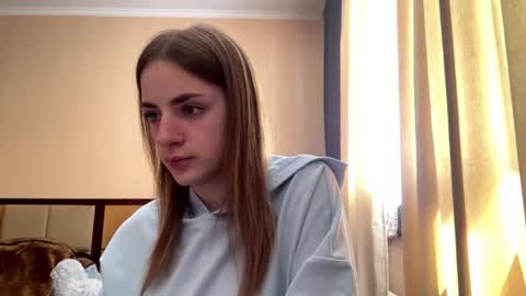 Emila online show from 06/16/26, 11:13