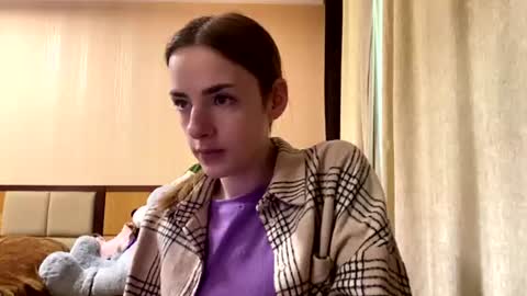 Emila online show from 06/18/26, 07:08
