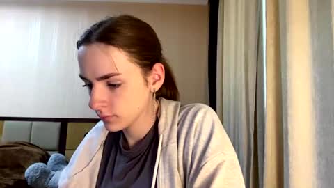 Emila online show from 06/28/26, 07:47