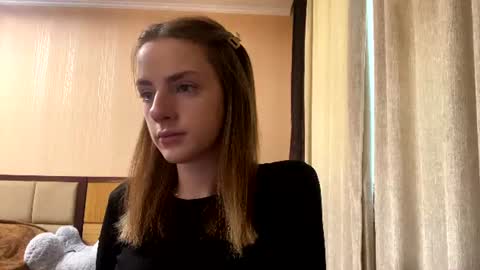 Emila online show from 07/12/26, 08:05