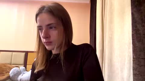 Emila online show from 07/17/26, 07:15