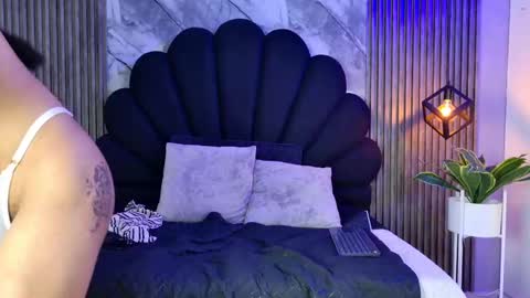 suzie_cox online show from 09/24/25, 01:25