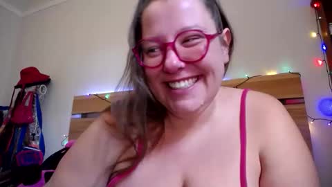 Snapshot of suziestardust chatting on 02/16/26, 12:29 suzie stardust online show from 02/16/26, 12:29