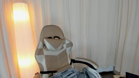 Snapshot of suzu_wolf chatting on 10/16/25, 06:36 suzu_wolf online show from 10/16/25, 06:36
