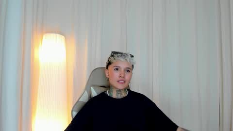 Snapshot of suzu_wolf chatting on 10/21/25, 05:19 suzu_wolf online show from 10/21/25, 05:19