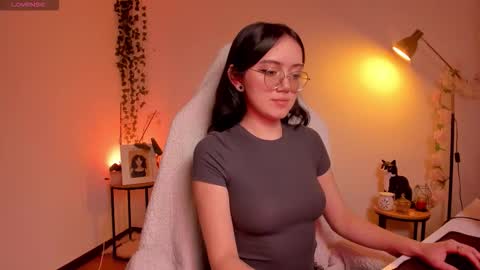 Snapshot of suzumi_ chatting on 10/24/25, 07:16 Jadde online show from 10/24/25, 07:16