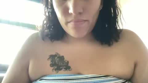 Snapshot of suzyishellawet chatting on 10/23/25, 09:13 Suzy online show from 10/23/25, 09:13