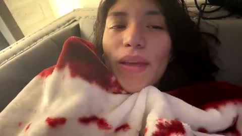 Snapshot of suzyishellawet chatting on 11/18/25, 02:54 Suzy online show from 11/18/25, 02:54