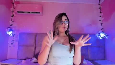 suzylee_ online show from 06/16/26, 12:13