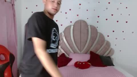Snapshot of sven_fox723 chatting on 05/24/26, 12:54 Sven online show from 05/24/26, 12:54