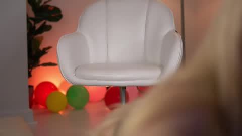 Snapshot of svveetluna chatting on 05/28/26, 03:04 SweetLuna online show from 05/28/26, 03:04