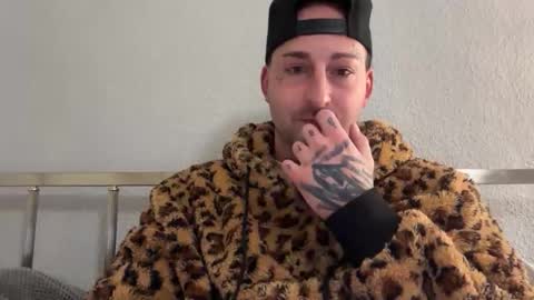 sw0osh online show from 12/15/25, 10:14