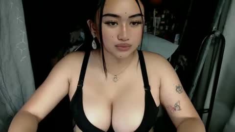 Snapshot of sw33tgirl_moaner chatting on 04/30/26, 02:45 Angelic Baby online show from 04/30/26, 02:45