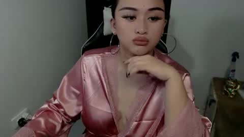 Snapshot of sw33tgirl_moaner chatting on 05/25/26, 08:31 Angelic Baby online show from 05/25/26, 08:31