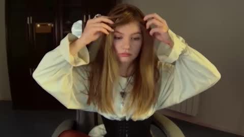 Eva online show from 10/15/25, 01:33