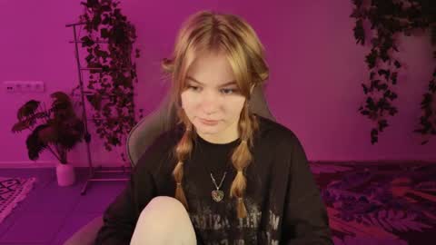 Eva online show from 10/17/25, 01:09