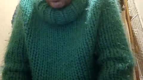 Snapshot of sweaterboy666 chatting on 01/08/25, 03:40 sweaterboy666 online show from 01/08/25, 03:40