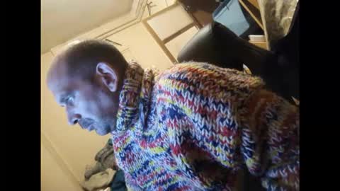 Snapshot of sweaterboy666 chatting on 09/17/25, 01:51 sweaterboy666 online show from 09/17/25, 01:51