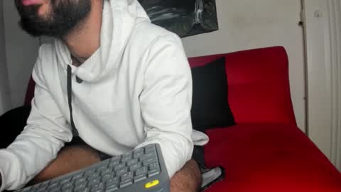 Snapshot of sweatyhairypig1 chatting on 11/19/25, 11:05 joel bliss online show from 11/19/25, 11:05