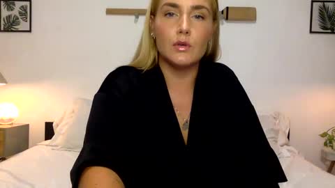 Swedish Candii online show from 01/11/25, 04:06