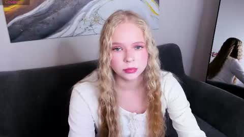 Snapshot of sweeeet_angell chatting on 07/22/26, 01:19 Sweeeet Angell online show from 07/22/26, 01:19