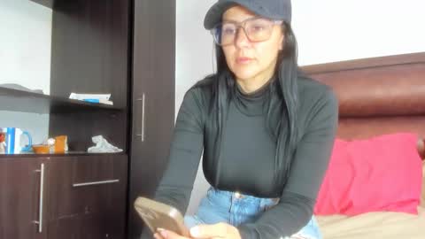 sweet1004 online show from 10/24/25, 12:12