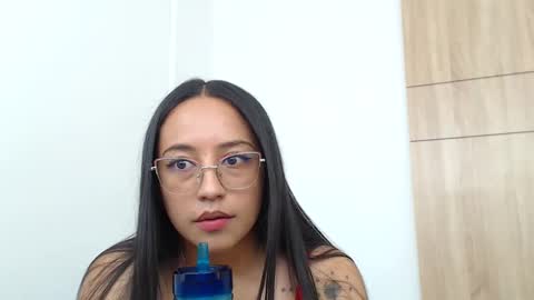 Laura online show from 02/14/25, 04:41