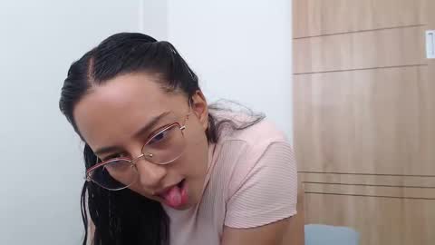 Laura online show from 02/24/25, 07:19