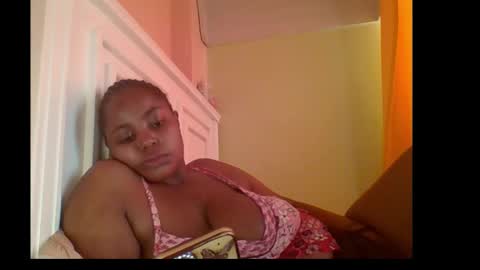 Snapshot of sweet52537 chatting on 11/19/25, 10:04 sweet52537 online show from 11/19/25, 10:04