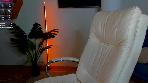 Snapshot of sweet__amily chatting on 11/05/25, 01:33 Sweet Amily online show from 11/05/25, 01:33