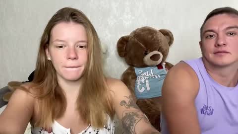 Snapshot of sweet__bunnies chatting on 09/29/25, 07:13 Mia and Robert online show from 09/29/25, 07:13