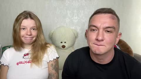 Snapshot of sweet__bunnies chatting on 10/03/25, 06:21 Mia and Robert online show from 10/03/25, 06:21