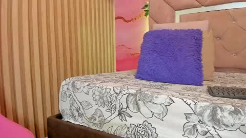 sweet__luna__ online show from 04/08/26, 10:59