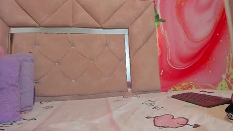 sweet__luna__ online show from 06/12/26, 11:09