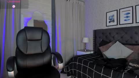 Vanessa online show from 12/04/25, 04:11