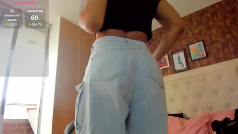 Snapshot of sweet__vanessa1 chatting on 02/04/26, 09:53 Vanessa online show from 02/04/26, 09:53