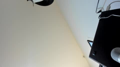 Snapshot of sweet__vanessa1 chatting on 05/10/26, 11:32 Vanessa online show from 05/10/26, 11:32