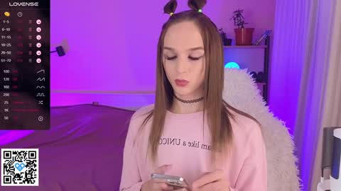 Snapshot of sweet_ali3s chatting on 12/15/24, 05:10 Call me Alis online show from 12/15/24, 05:10