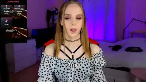 Snapshot of sweet_ali3s chatting on 09/21/25, 05:14 Call me Alis online show from 09/21/25, 05:14