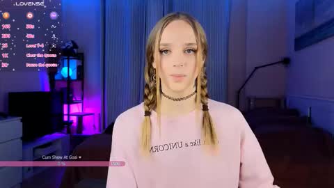 Snapshot of sweet_ali3s chatting on 10/09/25, 03:32 Call me Alis online show from 10/09/25, 03:32