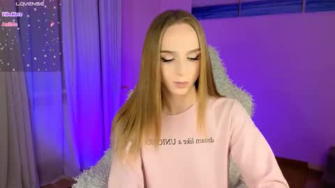 Snapshot of sweet_ali3s chatting on 10/25/25, 05:19 Call me Alis online show from 10/25/25, 05:19