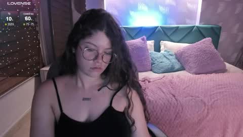 Snapshot of sweet_alicee__ chatting on 04/05/26, 12:41 Alice online show from 04/05/26, 12:41