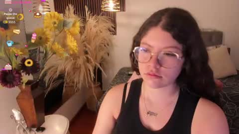 Snapshot of sweet_alicee__ chatting on 06/13/26, 07:23 Alice online show from 06/13/26, 07:23
