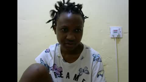 Silvia online show from 10/31/25, 10:16